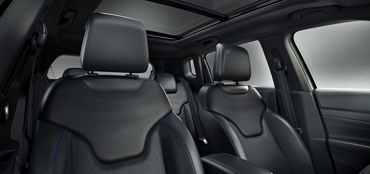 2025 Jeep Compass: Modern Design, Advanced Technology, and Off-Road Capability in a Compact SUV